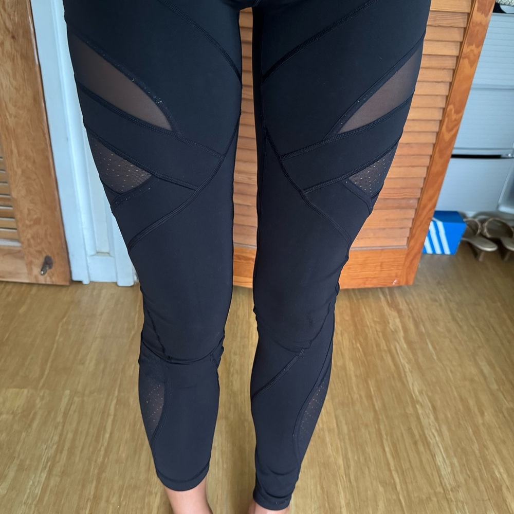 Lululemon Leggings with Mesh Detail - Picture 4 of 9